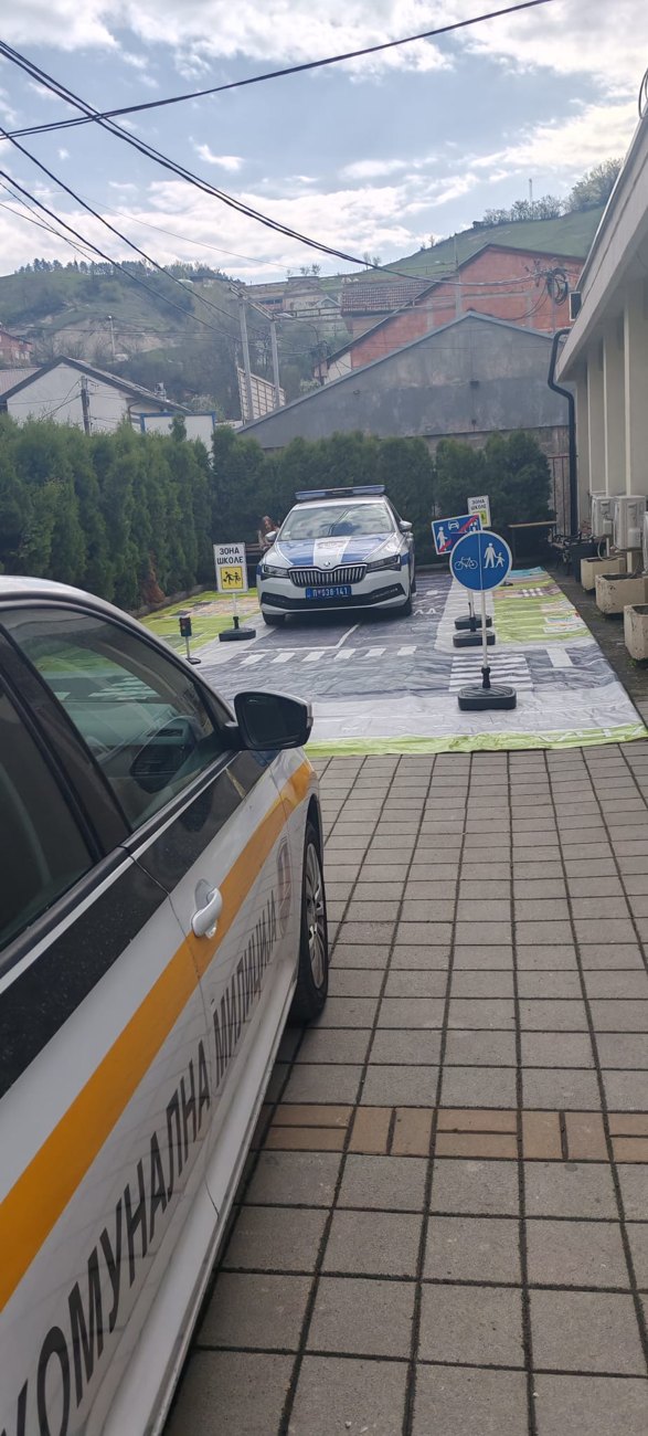 САОБРАЋАЈ &middot; Настава и саобраћајни полигон